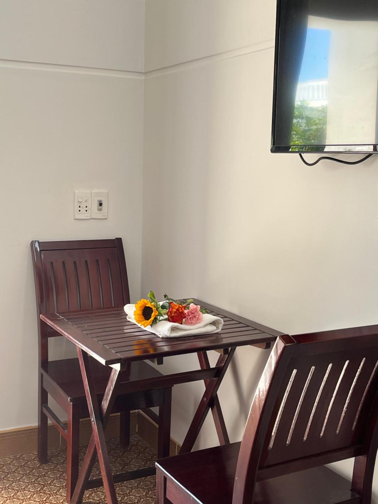 Village Love Homestay Хойан Экстерьер фото