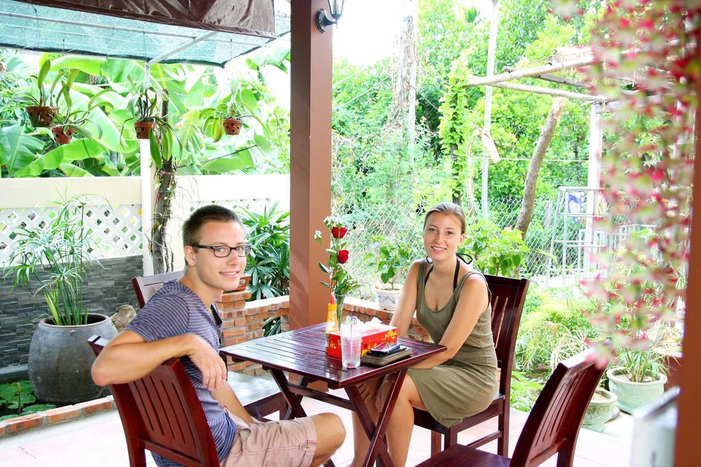 Village Love Homestay Хойан Экстерьер фото