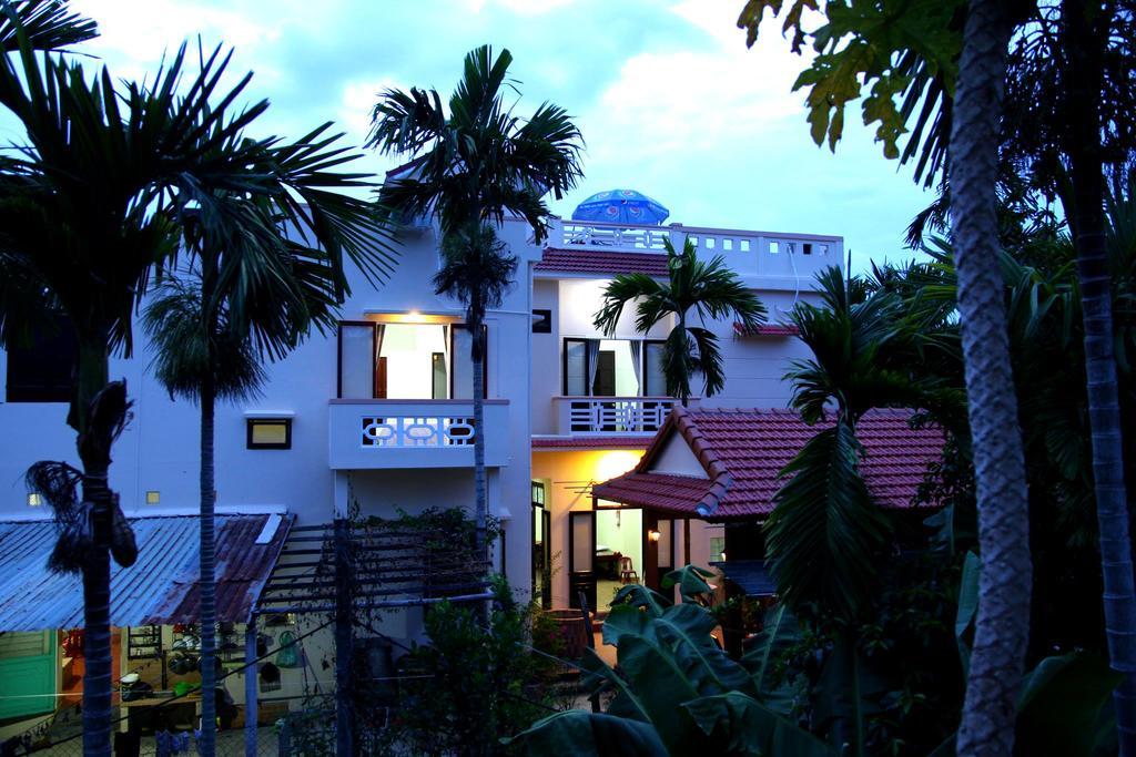 Village Love Homestay Хойан Экстерьер фото